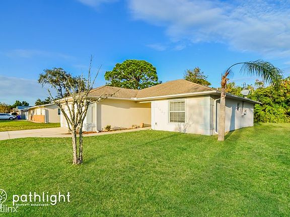 3rd image of 1427 Victory Palm Dr