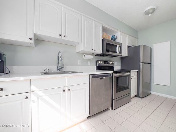 5th image of 800 Mallery St APT 92K