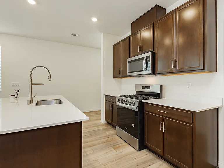 9108 Vesey Ave — Photo 8