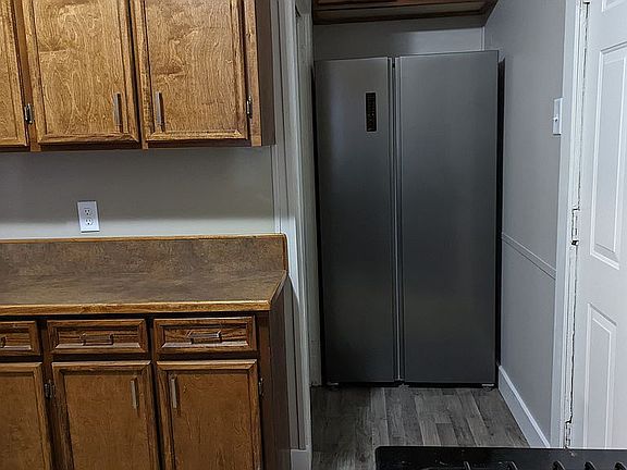 5th image of 414 Illinois St