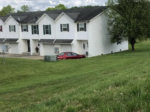 2020 Grandview Dr, Fairmont, WV