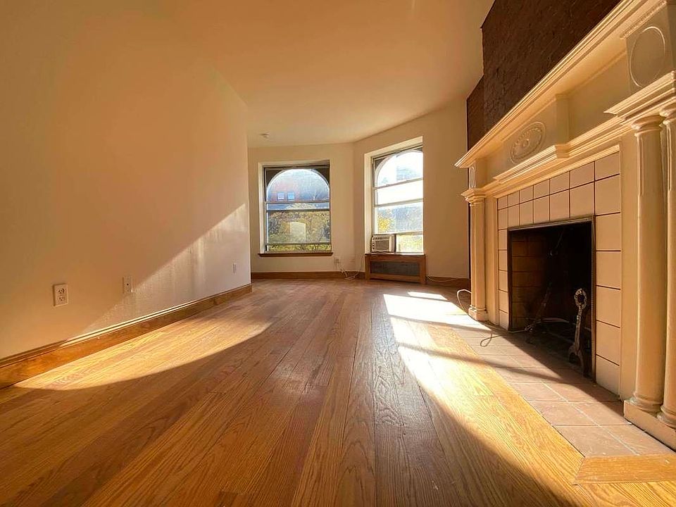 1st image of 317 W 107th St #3A3