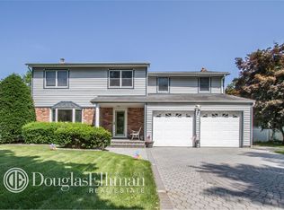 7 Garvey Dr, Hauppauge, NY 11788