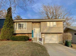 2112 S Cleveland St, Sioux City, IA 51106