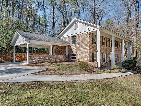 2nd image of 3560 Embry Cir