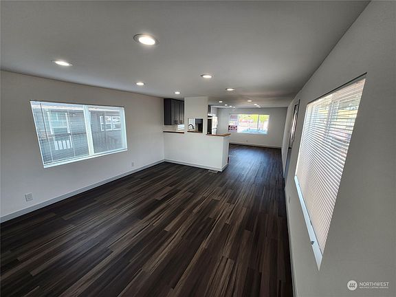 2nd image of 4000 76th Street NE #95