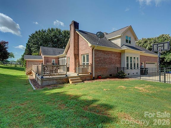 2nd image of 3466 Brighton Ct NW