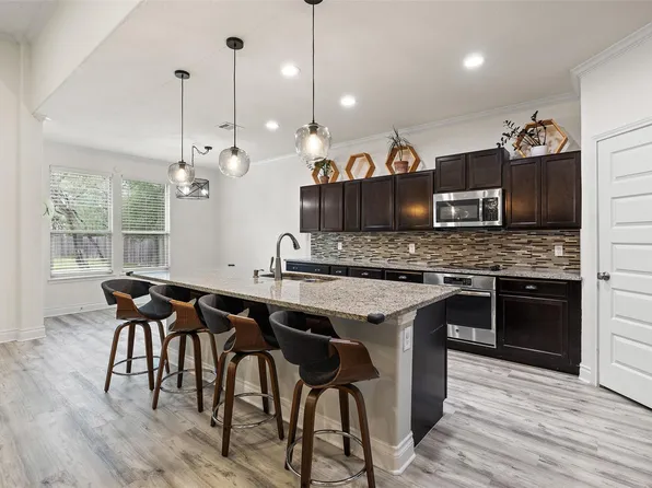 121 W Pauwela Ln, Bastrop, TX 78602