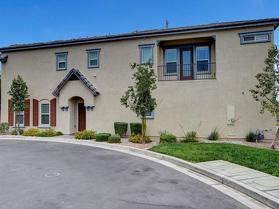 Gleneagles Village Townhomes