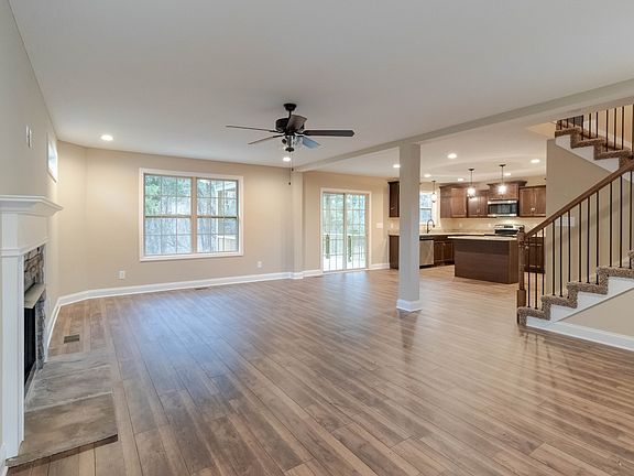 4th image of 192 Bonnell Dr