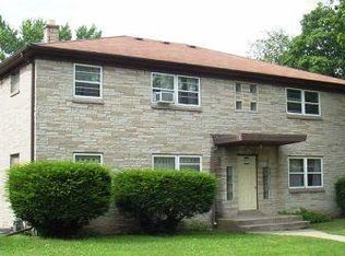 327 W Newhall Ave APT 6, Waukesha, WI 53186
