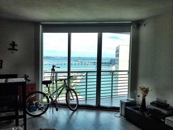 3rd image of 325 Biscayne Blvd #3618