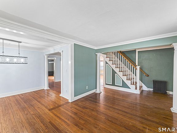 4th image of 74 Middle Quarter Road