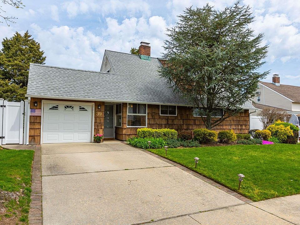 1st image of 39 Bayberry Lane
