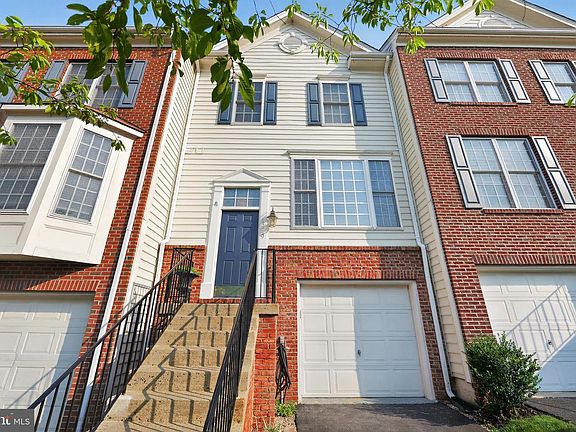 2nd image of 9819 Cheshire Ridge Cir
