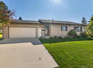 400 Oneill St, Dubuque, IA 52001