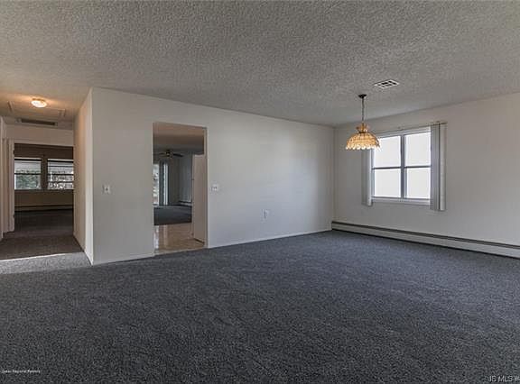 4th image of 42 La Dunette Dr