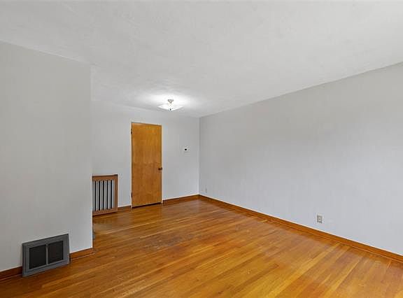 5th image of 2305 Birch Dr