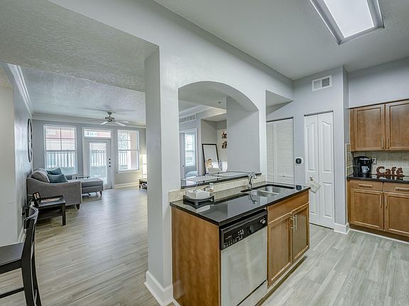 5th image of 10435 MID TOWN Parkway #127