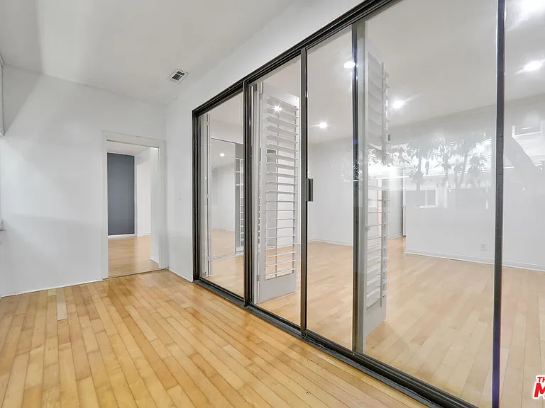 11939 Gorham Ave #105 — Photo 30