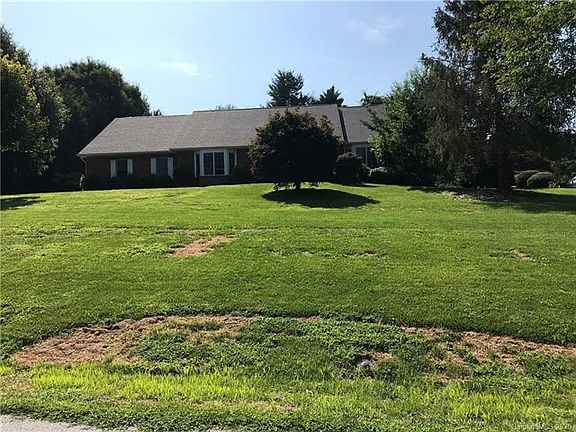 2nd image of 236 Hawthorn Dr