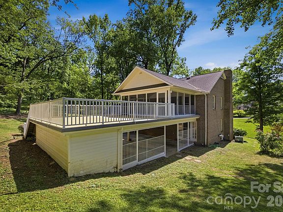 4th image of 102 Woodland Dr