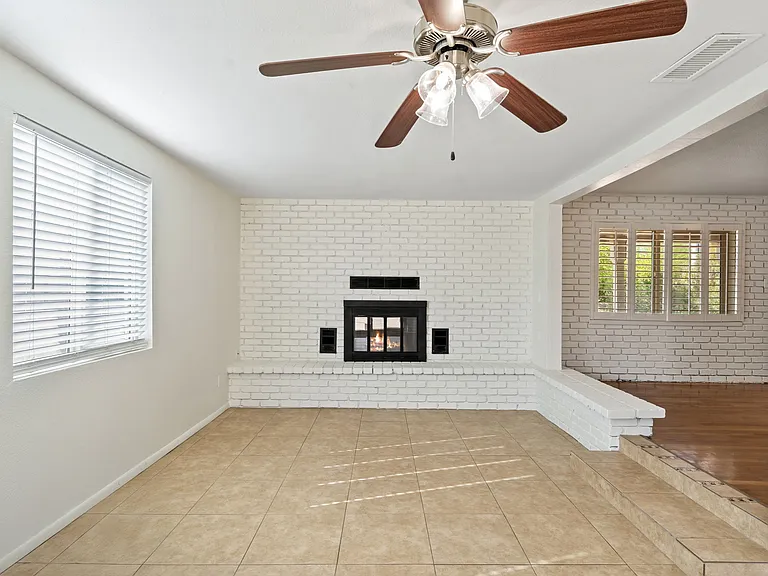 901 E Hearn Rd — Photo 9