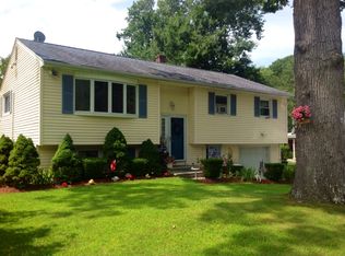 17 N Nabby Rd, Danbury, CT 06811