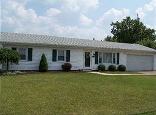 406 Meadow Ln, Sandusky, OH