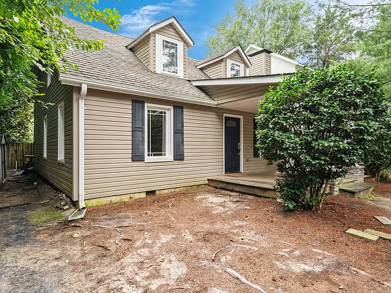 835 N Ashe St — Photo 10