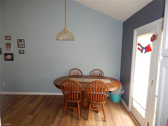4th image of 2526 Wheatfield Dr