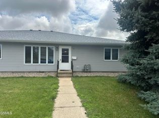 712 14th St NE, Jamestown, ND 58401