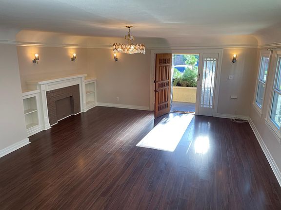 3rd image of 2829 Somerset Dr