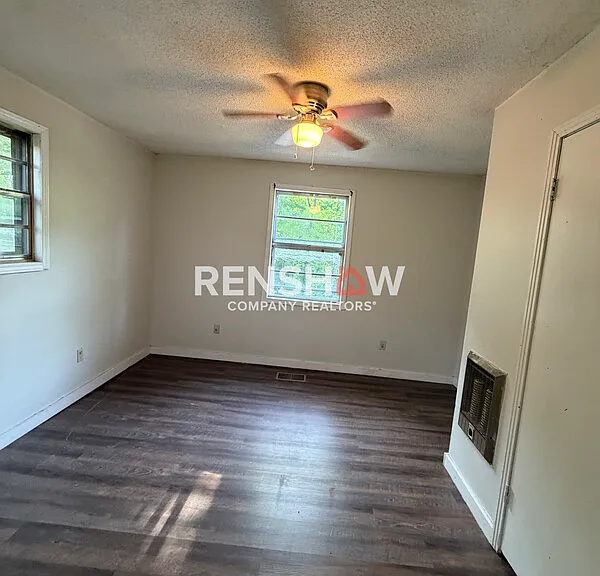 450 Bedwell St — Photo 13