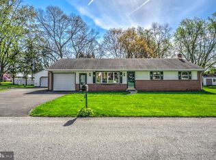 1143 Raymond Dr, Lancaster, PA 17601