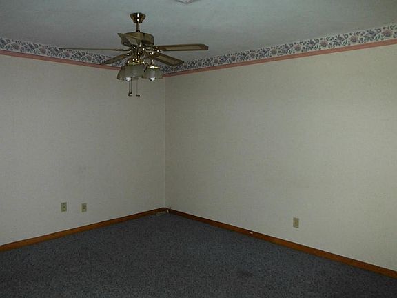 4th image of 1100 Pearl St