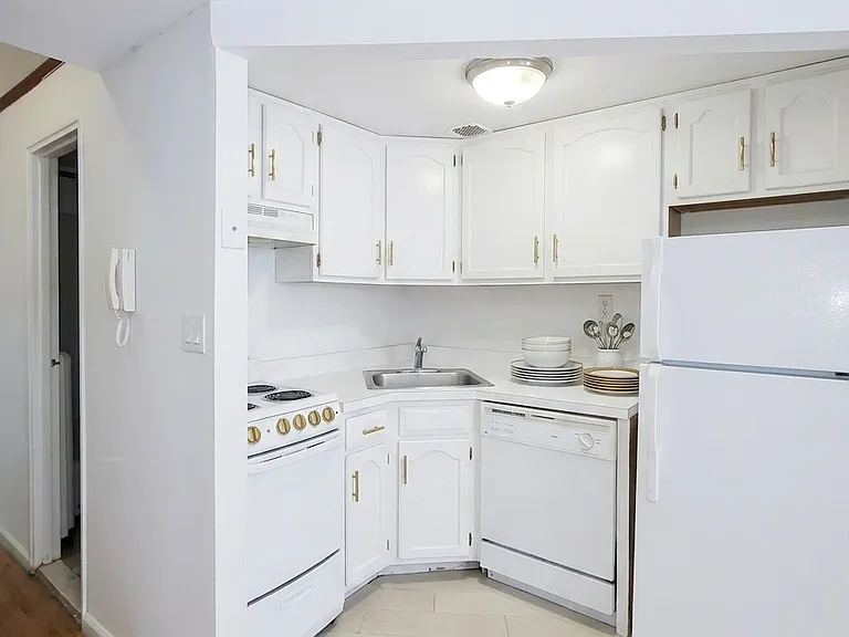 40 E 12th St #7C — Photo 3