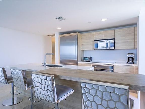 3rd image of 16385 Biscayne Blvd #2901