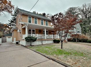 393 Edgewood Pl, Rutherford, NJ 07070