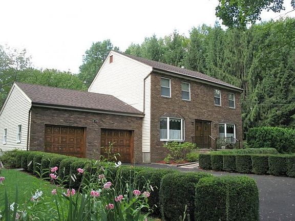 2nd image of 210 Wyckoff Ave