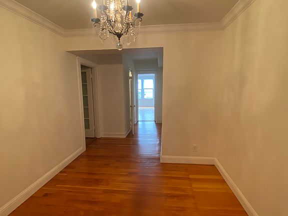 5th image of 2335 Larkin St APT 10
