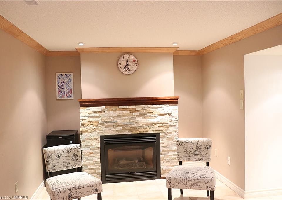 2nd image of 280 Limeridge Rd E