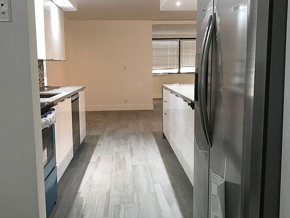 4th image of 20200 W Country Club Dr APT 119
