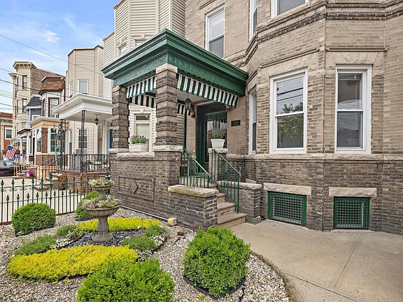 2nd image of 2604 Palisade Ave