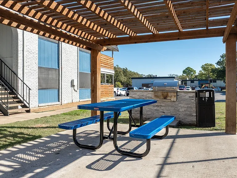 Picnic & Grill Area