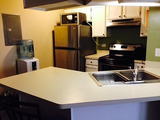 5th image of 1307 Wyndham Dr APT 105