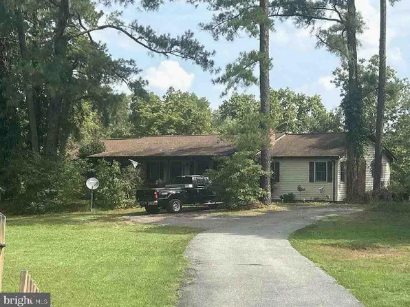 5915 Canterbury Rd, Walkerton, VA 23177