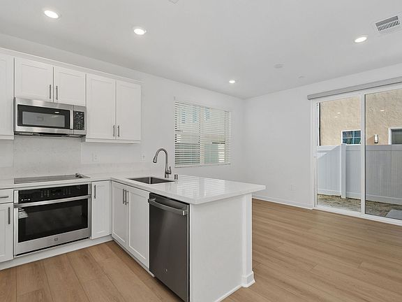 4th image of 2638 E Lincoln Paseo