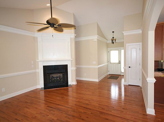 5th image of 325 Charlestown Dr