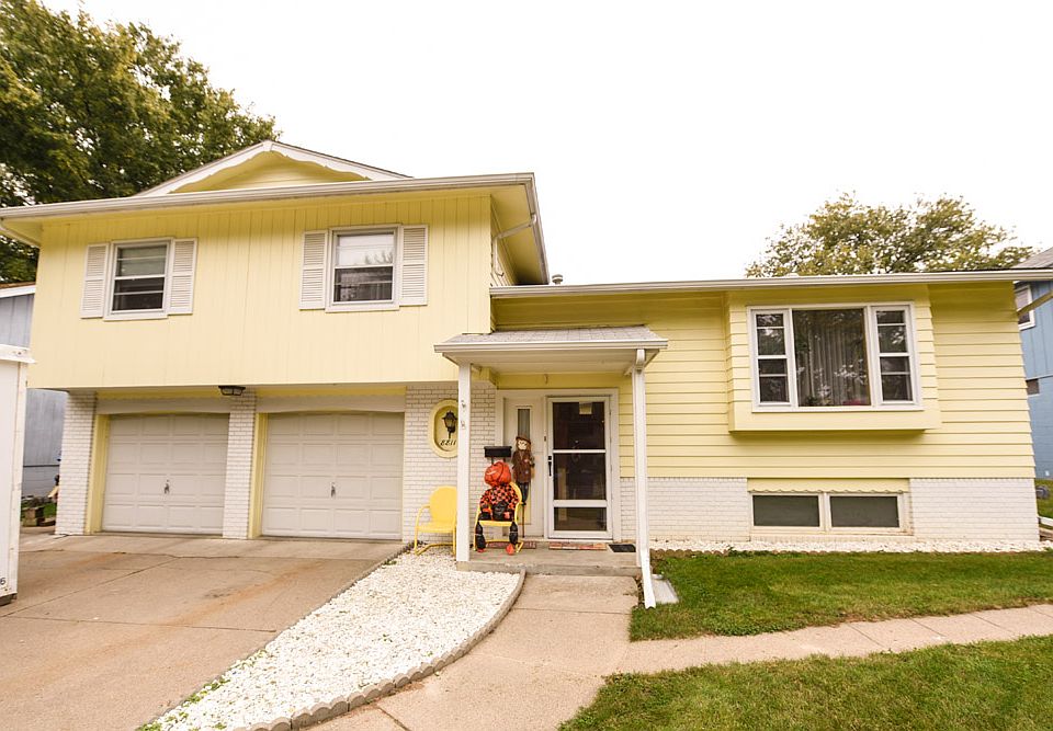 1st image of 8811 S Glenview Dr